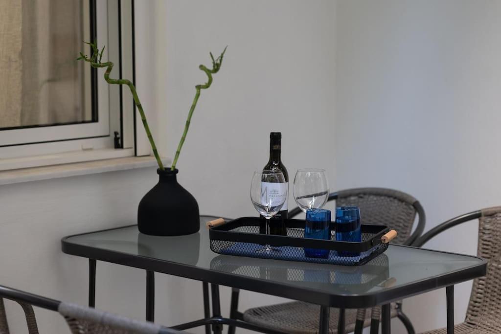 Stylish Abode Under Acropolis W/ Sunny Courtyard! Appartement Athene Buitenkant foto