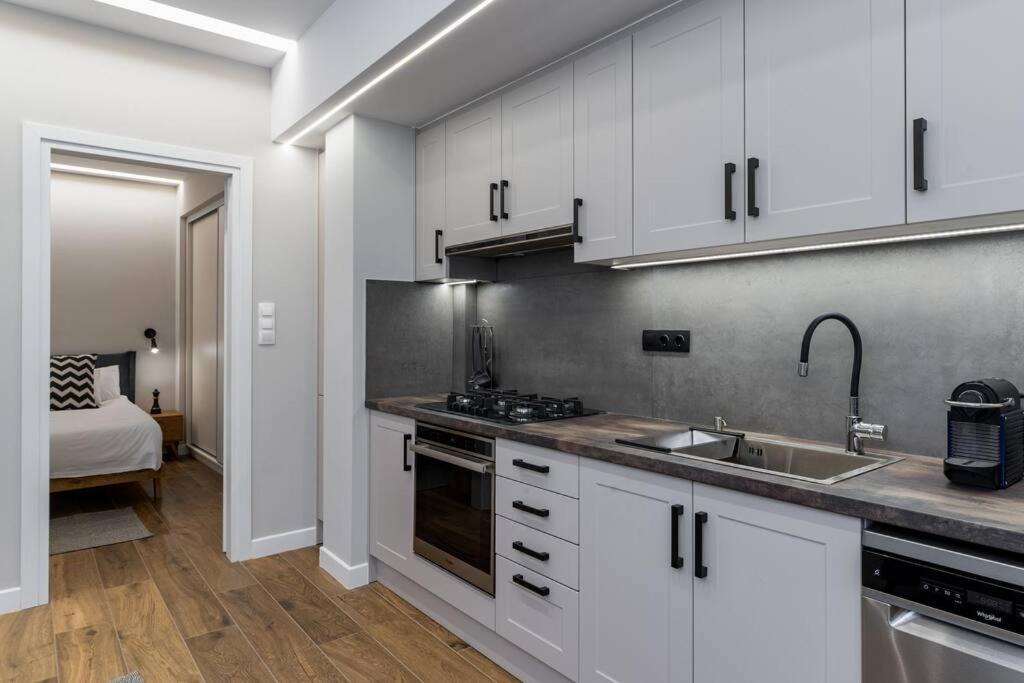 Stylish Abode Under Acropolis W/ Sunny Courtyard! Appartement Athene Buitenkant foto